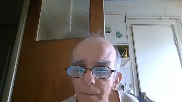 mariusica1@xh live cam on StripChat