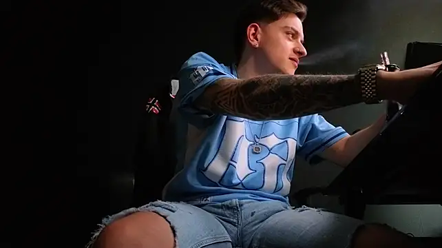 FelixStarkk live Stripchat room