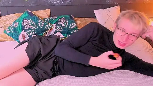 ADRIAN_LUKS webcam stripchat model stream image