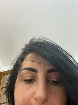 Yanina95 live cam room