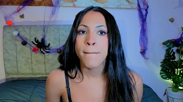 clara_evanss webcam