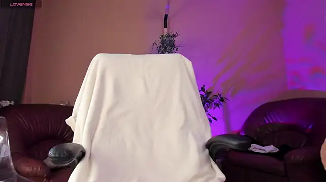 KaylaLaine live cam room
