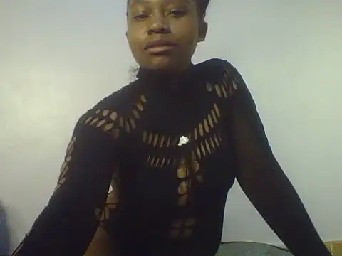 bunny_kiki live cam on StripChat