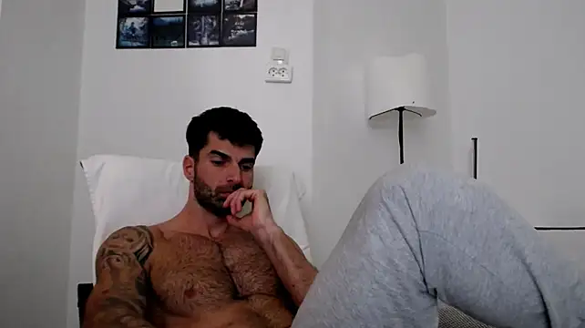Verycutex live cam on StripChat