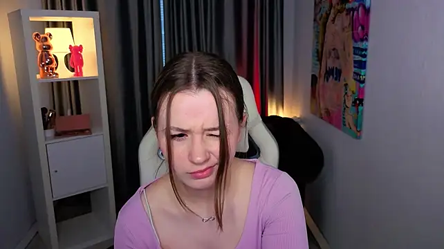 RileyBloomss live cam on StripChat