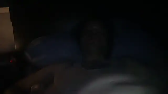 icebergslim281 live cam on StripChat