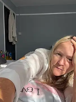 Blondnboujee53