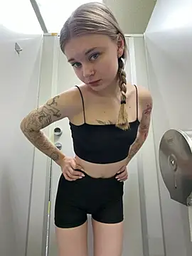 -MiaKitty