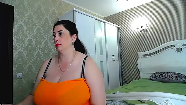 Evelyn_Shy
