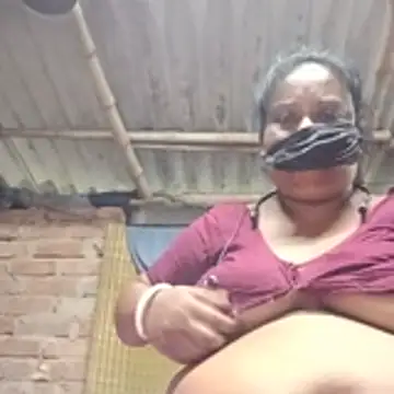 niharika01 live cam on StripChat