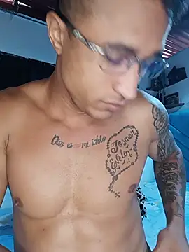 Fitneehot live cam on StripChat