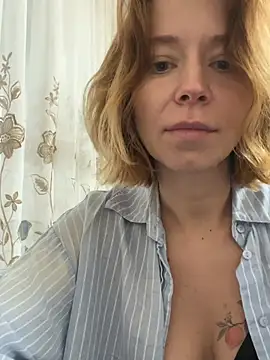 Dora_Marr