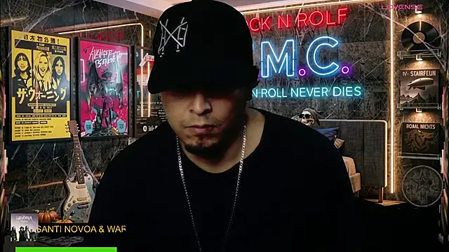 chino_roz live cam on StripChat