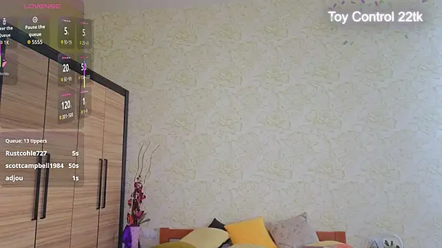 JulisSweet live cam on StripChat