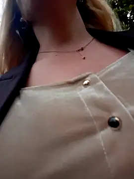 Dirtyfeelin live cam on StripChat