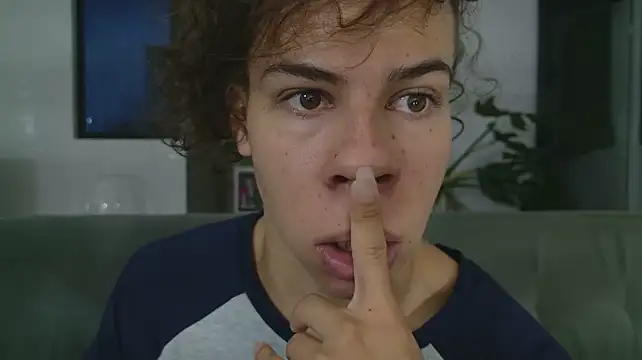 grey___27 live cam on StripChat