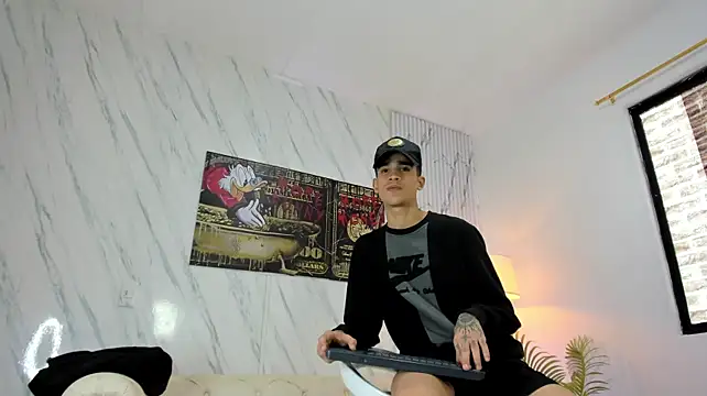 COOL_BOYS2 webcam