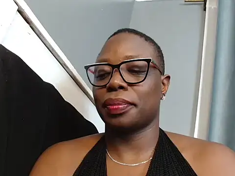 Lil_momsyy live cam preview
