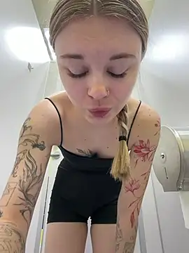 -MiaKitty