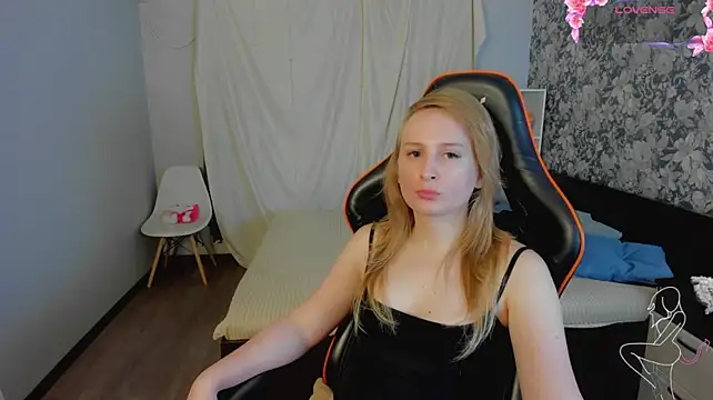Модель: Laila_Blarr