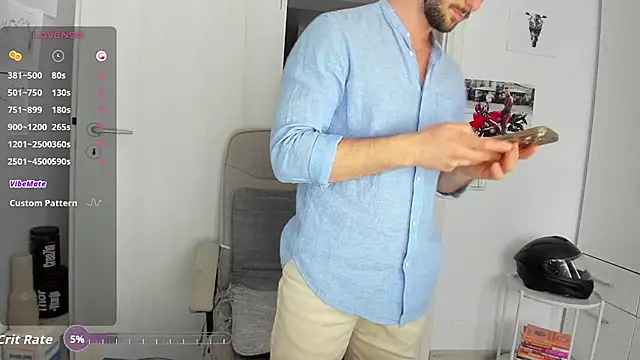 ZackFraser live cam on StripChat