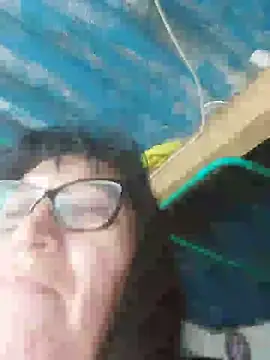 clarita_01 live cam preview