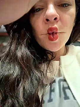 Sara-77 live sex cam