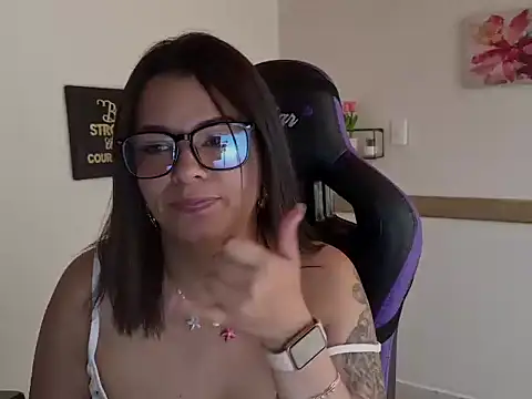 mia_lemarc webcam