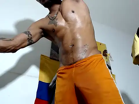 lucascastrohot live cam on StripChat