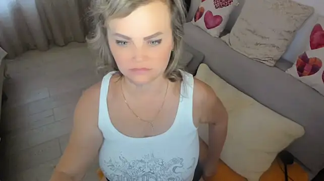 MildMature live cam on StripChat