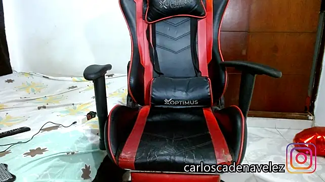 dickmaximum live cam on StripChat