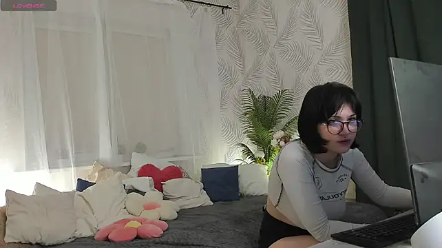 LisaMallow webcam stripchat model stream image