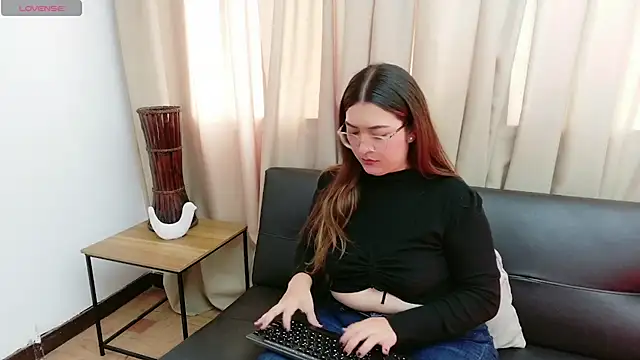 Mila_white1