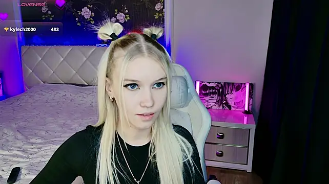 NaomiHita live Stripchat room