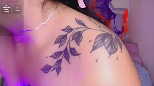 Violett_Cinnamon live cam preview