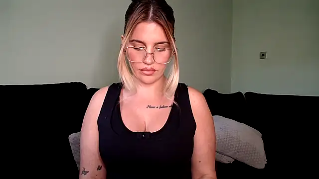 Bustyjessicalouu