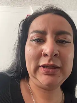 Abril_Luv live cam on StripChat