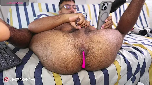 Little_Bear00 live cam on StripChat