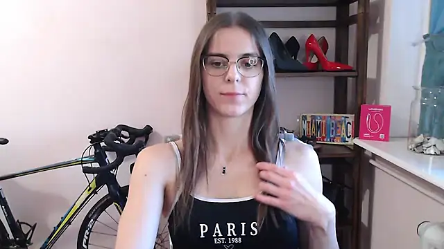 love_megi live cam on StripChat