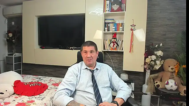SpartacusDaddy48 live Stripchat room