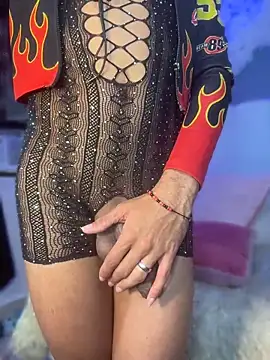 Ariia-janee live cam on StripChat