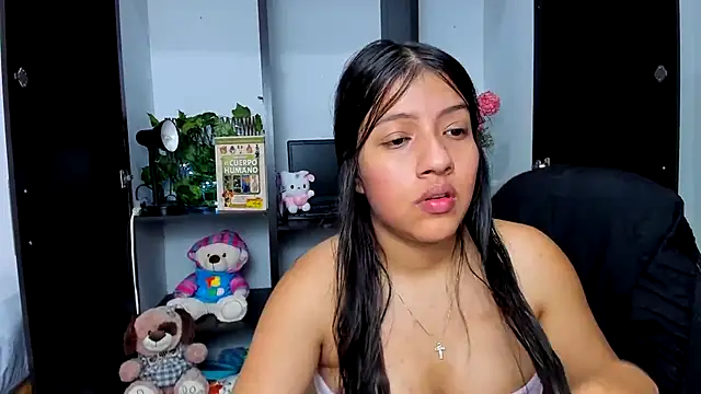 zara_cute live cam on StripChat