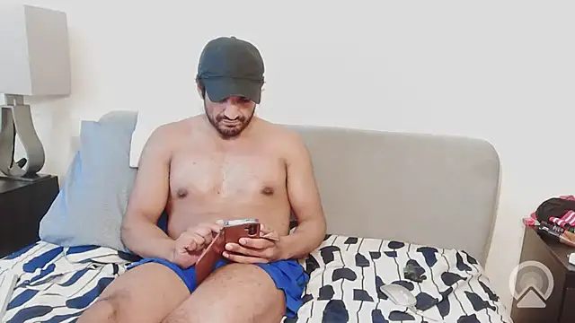 piggylatino live cam on StripChat