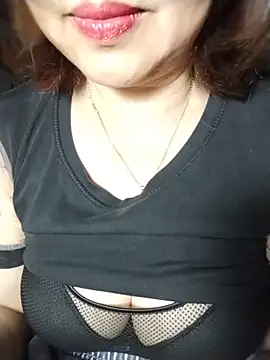 Nice-Happy68 webcam