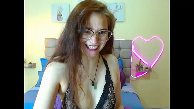 _naomi_s webcam stripchat model stream image