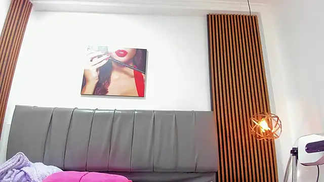 iisabella_noa live cam on StripChat