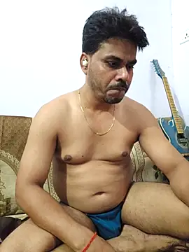 Raaz_5690
