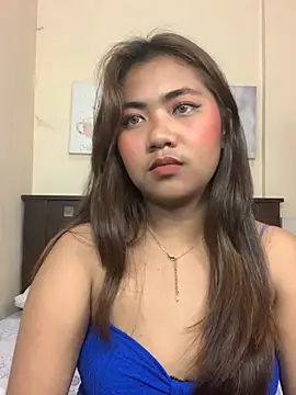 YaraSmith live cam on StripChat