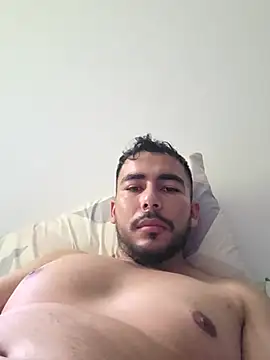 Vazquenuann live cam on StripChat