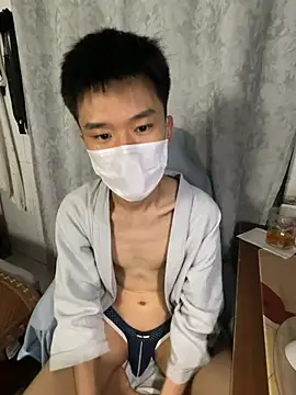Zhang_yiovo live cam on StripChat